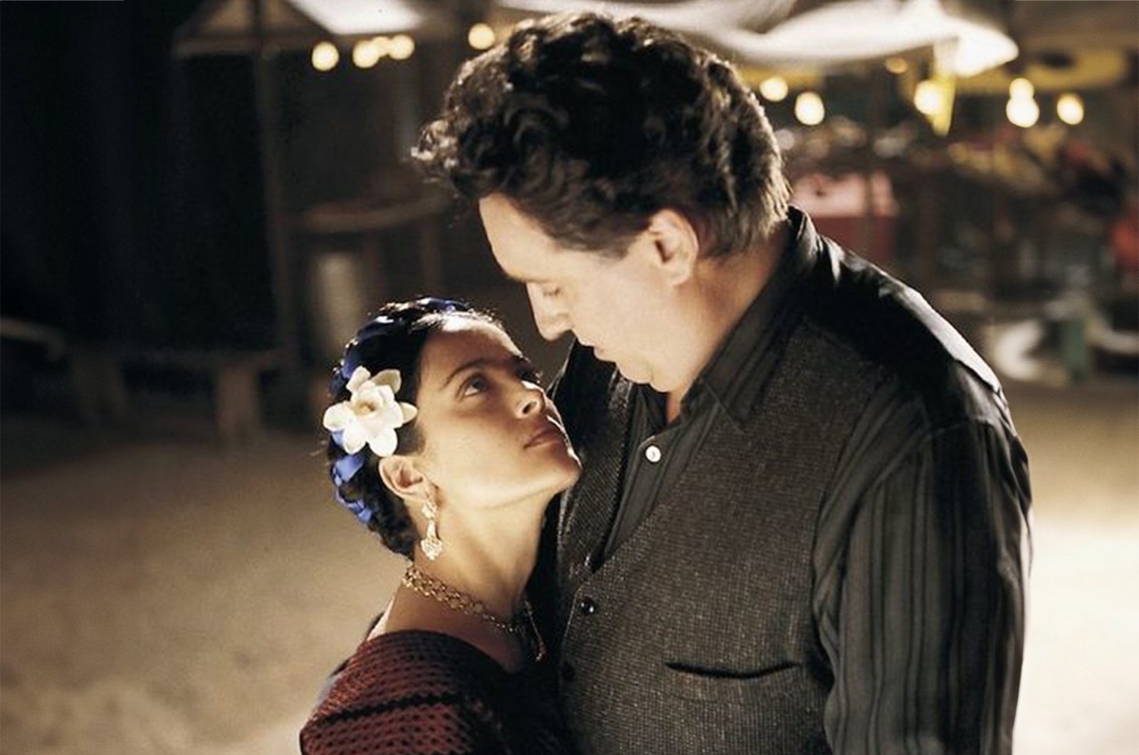 Salma Hayek and Alfred Molina in Frida (2002)