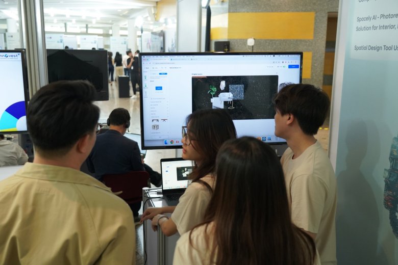 ตั้งเป้าเป็น “องค์กร AI-first” – SCBX AI EXPO 2024 สู่การเป็น FinTech Group ต้นแบบของไทย