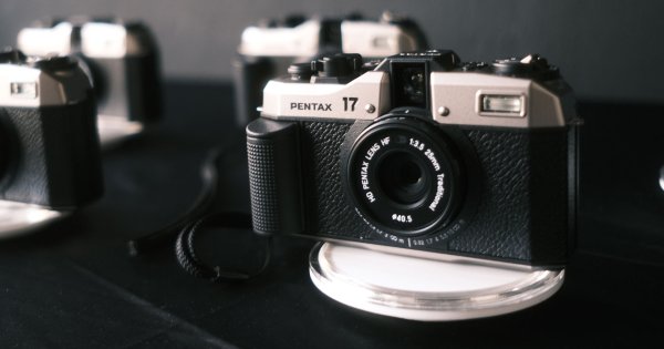สัมผัสแรก! PENTAX 17 กล้องฟิล์ม Half frame รุ่นใหม่ถอดด้าม ถ่ายทอดความเป็นแอนะล็อกด้วยเทคโนโลยียุคใหม่