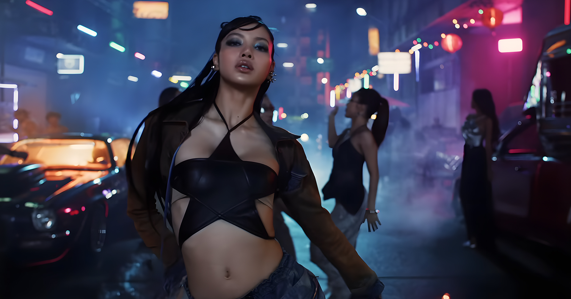 ดีไซเนอร์จีนเคลม ลิซ่าก๊อบปี้ชุดดาวใน MV ‘Rockstar’ เจ้าตัวอ้าง ดวงดาวได้แรงบันดาลใจจากวงเมทัล-กรุงปักกิ่ง