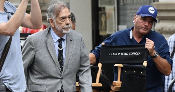 นักแสดงประกอบสาวแฉ ถูก Francis Ford Coppola จูบกลางกองถ่าย ‘Megalopolis’ จริง นักแสดงประกอบอีกคนโต้เป็นเรื่องโกหก!