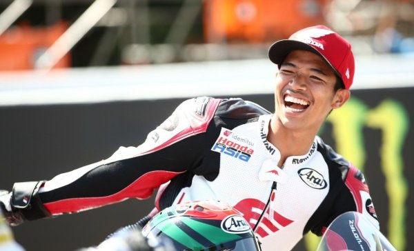 [บทความ] เปิดประวัติ ‘ก้อง สมเกียรติ’ จากเด็กแว๊นสู่นักบิดประวัติศาสตร์ไทยคนแรกใน MotoGP