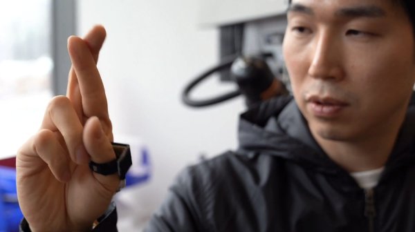 SpellRing: แหวน AI ที่เปลี่ยนภาษามือ (ASL) ให้กลายเป็นข้อความ