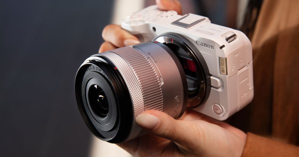 เปิดตัว Canon EOS R50 V มิเรอร์เลส APS-C 24MP ฟีเจอร์กล้องระดับ EOS Cinema ในราคาจับต้องได้ !
