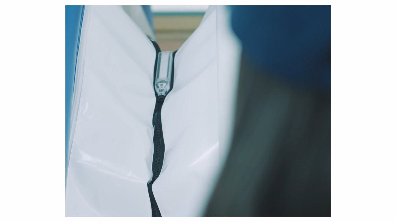 YKK เปิดตัวต้นแบบซิปที่สามารถรูดขึ้นได้เองเพียงกดปุ่มสั่งงานบนรีโมต