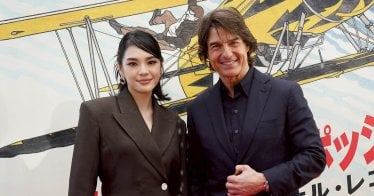 เฌอปราง กระทบไหล่ ทอม ครูซ ในงาน Tom Cruise Mission Impossible: The Final Reckoning Tokyo Premiere