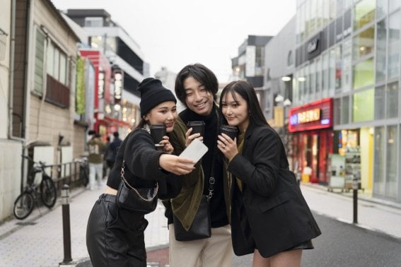 ธนาคารสหรัฐฯ เผย อินฟลูฯ มีอิทธิพลเรื่องการเงินต่อ Gen Z มากกว่าคนรุ่นก่อน