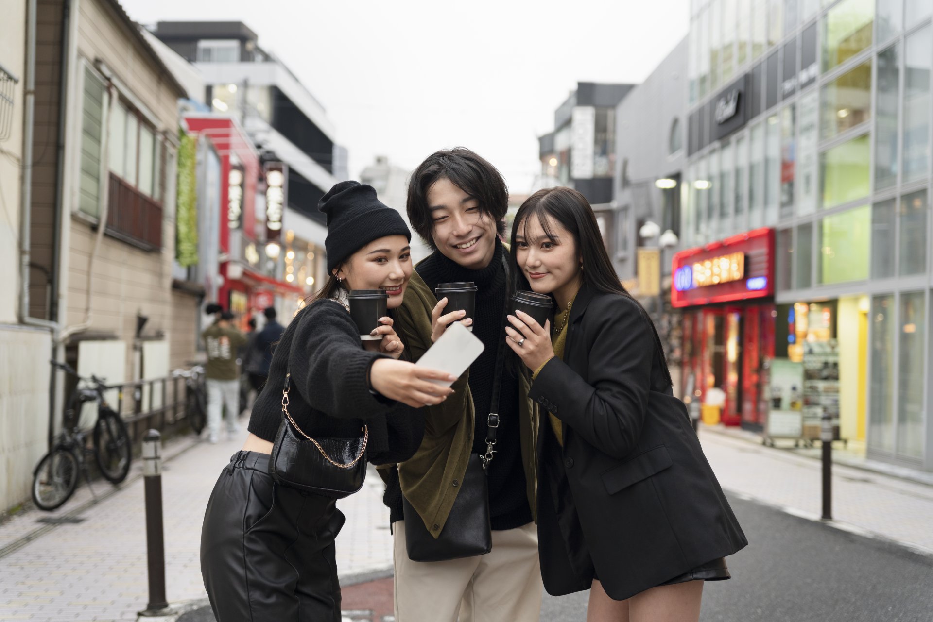 ธนาคารสหรัฐฯ เผย อินฟลูฯ มีอิทธิพลเรื่องการเงินต่อ Gen Z มากกว่าคนรุ่นก่อน