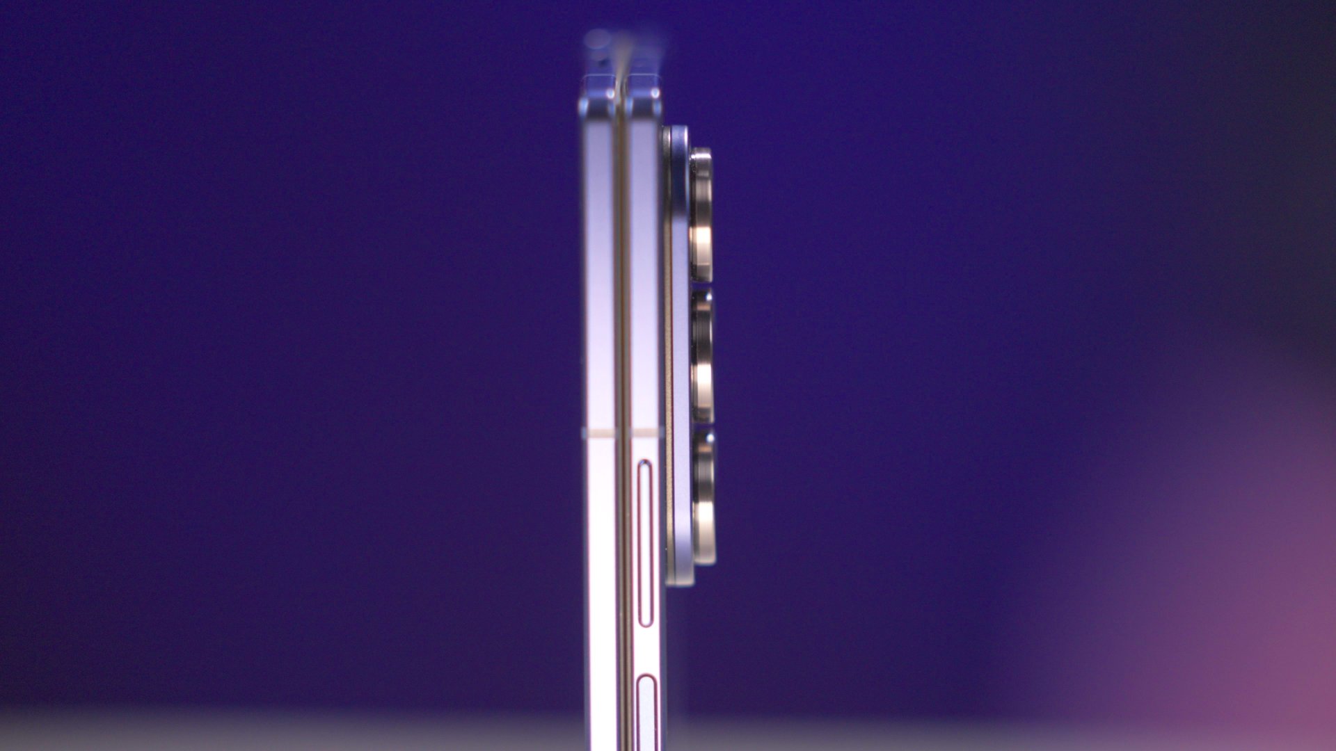 Samsung Galaxy Z Fold7 : มาตรฐานใหม่ของสมาร์ตโฟนพับได้ บาง เบา สุดล้ำ