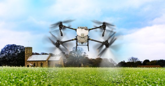 ยุคใหม่ของการเกษตร ฟาร์มอังกฤษทุ่ม 3.7 ล้านบาท ซื้อโดรน DJI ปลูกผัก ลดต้นทุน ช่วยพนักงาน