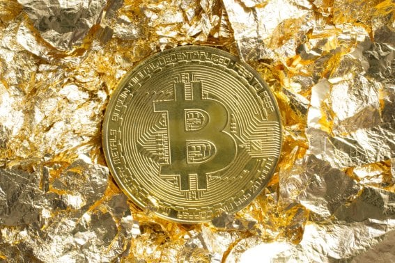 Bitcoin พุ่งทะลุ 121,000 เหรียญสหรัฐฯ ! เกือบ 4 ล้านบาท สูงสุดเป็นประวัติการณ์แซงหน้า Amazon