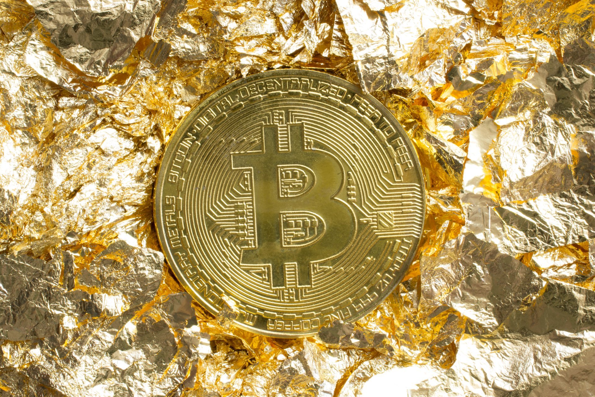 Bitcoin พุ่งทะลุ 121,000 เหรียญสหรัฐฯ ! เกือบ 4 ล้านบาท สูงสุดเป็นประวัติการณ์แซงหน้า Amazon