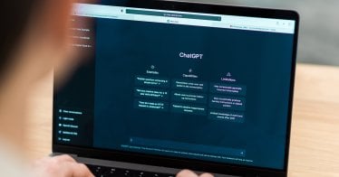 ชายคนหนึ่งต้องเข้าโรงพยาบาล เพราะคำตอบจาก ChatGPT | ผู้ใช้ หรือ AI ใครผิด ?