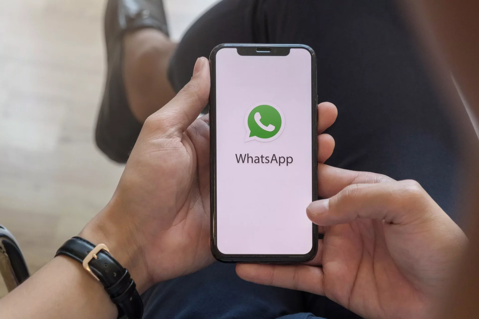 WhatsApp ลบบัญชีสแกมเมอร์ กว่า 6.8 ล้านบัญชี พร้อมเตือนมุกใหม่มิจฉาชีพ ใช้ ChatGPT สร้างคำหลอกเหยื่อ