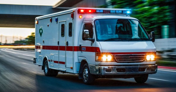 เปิดข้อกฎหมาย รถกู้ภัย ‘ฝ่าไฟแดง’ ได้หรือไม่