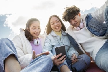 Gen Z เดตในแอปฯ ว่ายากแล้ว เจอตัวจริงยากกว่า !