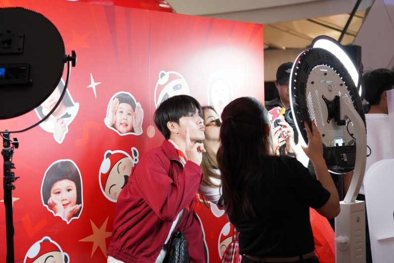 “เถ้าแก่น้อย” ดึงตัว “แม่ชม-น้องเกล” นั่งแท่นพรีเซนเตอร์คู่แม่ลูก บุกตลาดครอบครัว