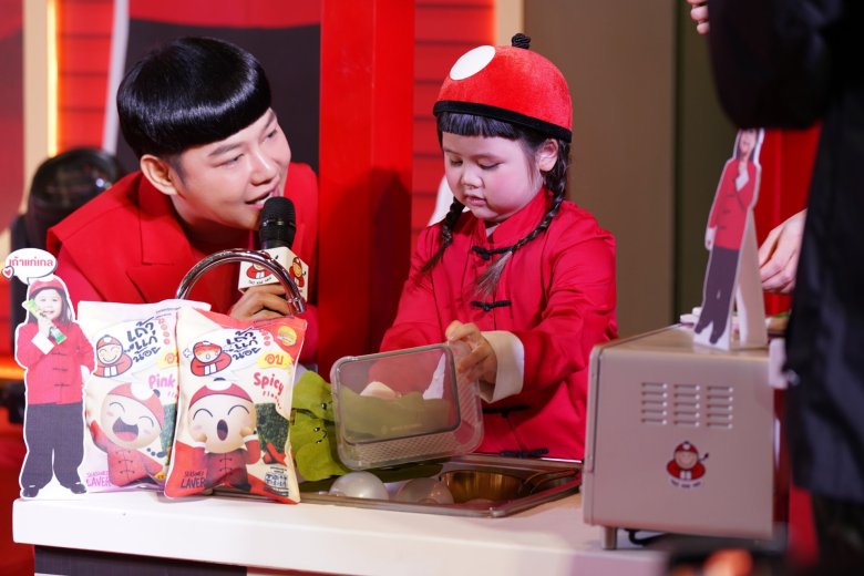 “เถ้าแก่น้อย” ดึงตัว “แม่ชม-น้องเกล” นั่งแท่นพรีเซนเตอร์คู่แม่ลูก บุกตลาดครอบครัว