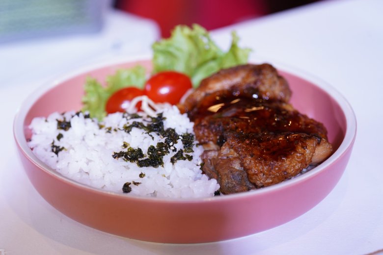 “เถ้าแก่น้อย” ดึงตัว “แม่ชม-น้องเกล” นั่งแท่นพรีเซนเตอร์คู่แม่ลูก บุกตลาดครอบครัว