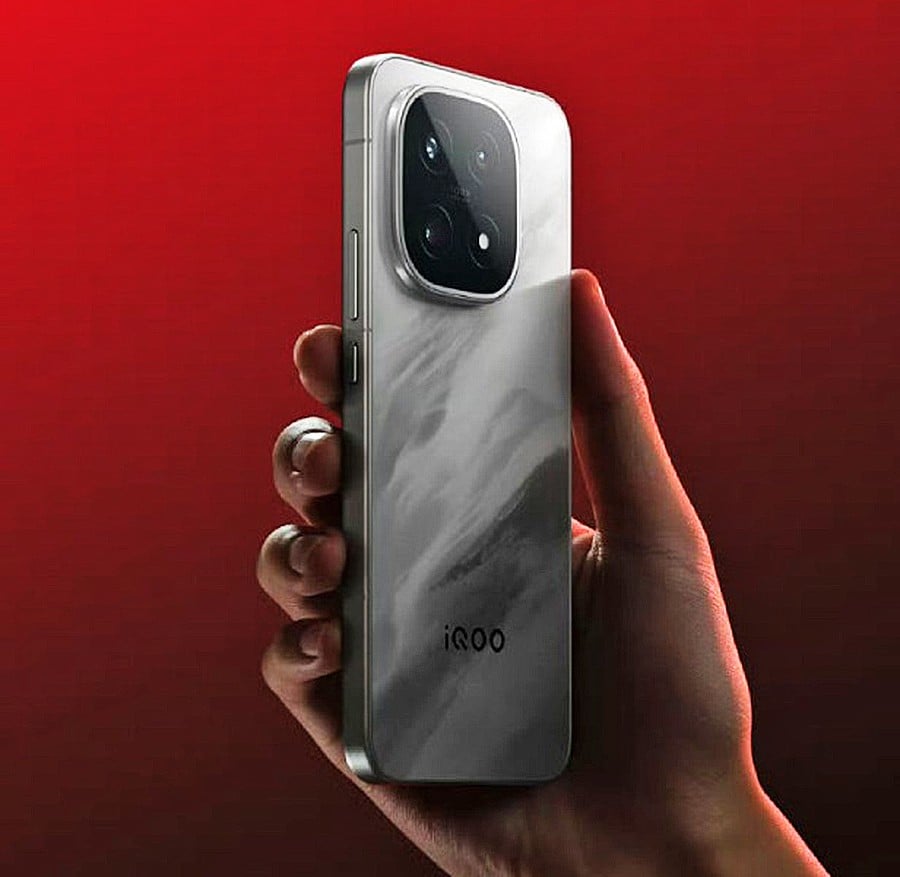 iQOO 15 render