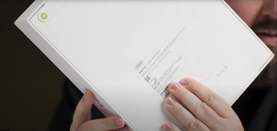 เดี๋ยวนะ พี่ไปเอามาจากไหน ?​ YouTuber รัสเซีย แกะกล่อง iPad Pro M5 ทั้งที่ Apple ยังไม่เปิดตัว