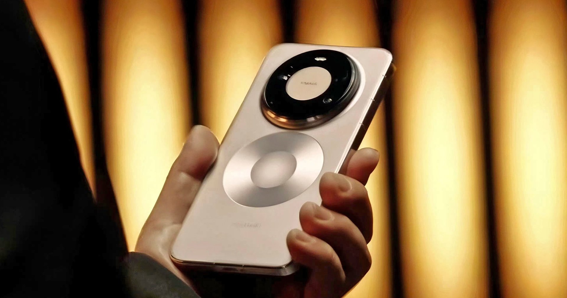 Huawei โชว์ดีไซน์ Mate 80 เรียบหรู, แปลกตา พร้อมยืนยันเปิดตัว 25 พ.ย. นี้