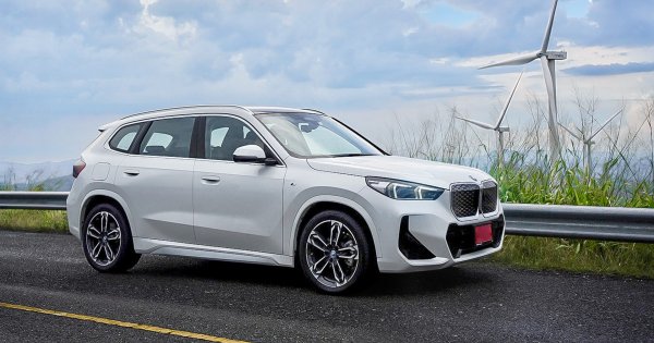 BMW iX1 L SAV ฐานล้อยาว เบาะหลังกว้างสะใจ ชาร์จ 32 นาทีวิ่ง 433 กม. !