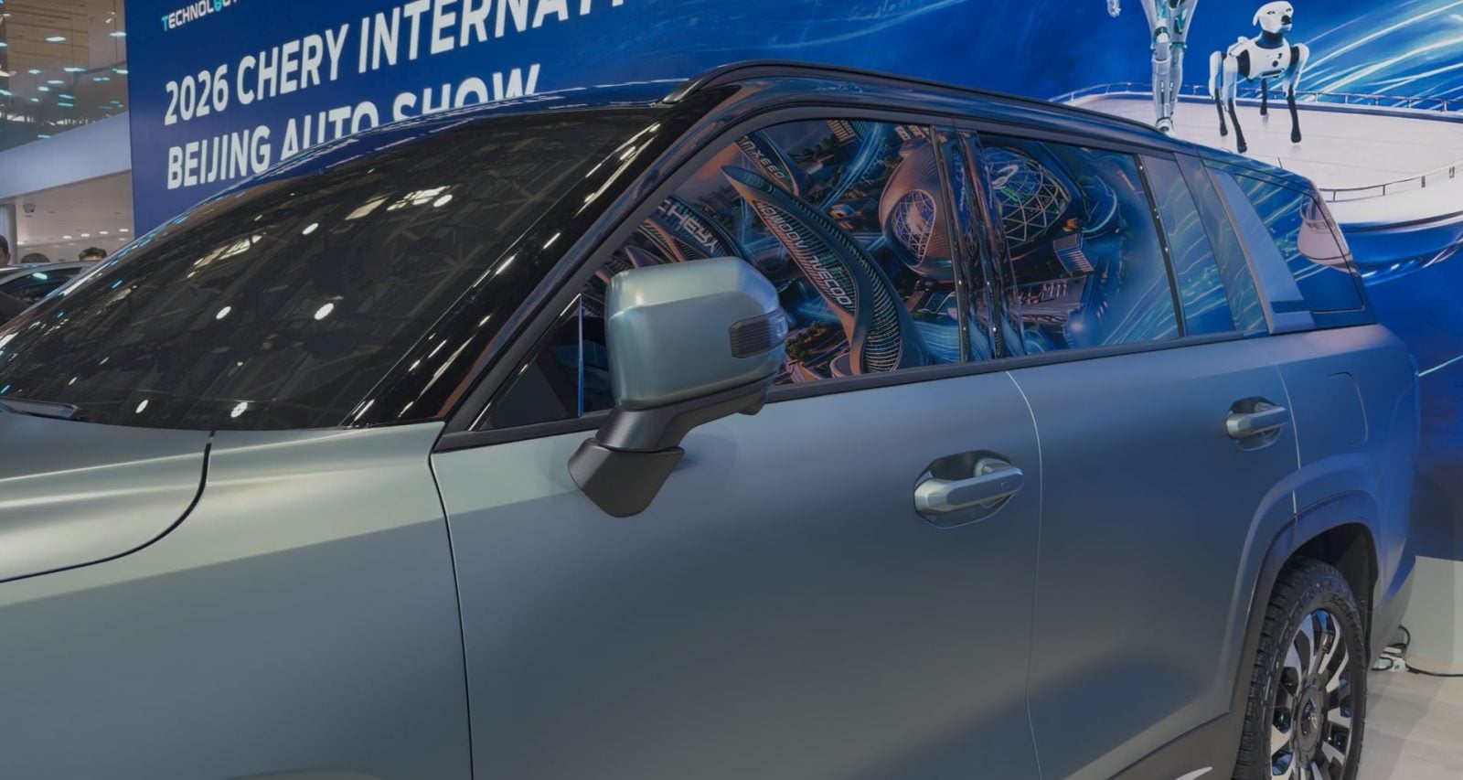 Chery Tiggo V มาพร้อมสีเขียวแมตต์ตัดกับหลังคาสีดำ